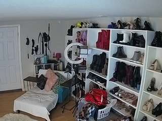 Miss Olivia Black Dressing Room